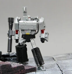 [Pre-Order] DX9 Toys X13D Mightron Megatron Damaged Version -Toy Specialty Store 045ffd6ffe