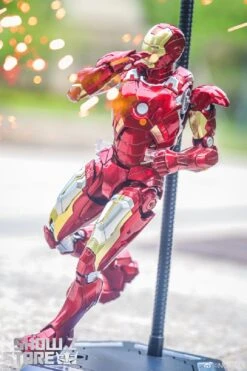 Eastern Model 1/9 Iron Man Mark 7 Model Kit -Toy Specialty Store 543b7e414c