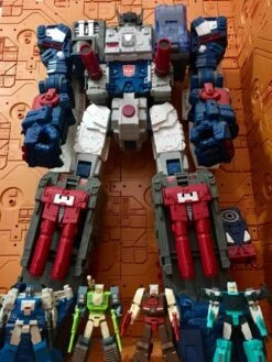 Unique Toys YM04 Palm Collection No Minds & Unhappy Highbrow Apeface -Toy Specialty Store 9292aaf14a 1