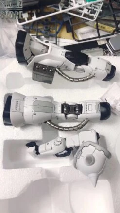 Metal Soldier MS 1/100 MS-06J MS06J Zaku II White Ogre Gundam Mobile Suit -Toy Specialty Store ce4b4f045d